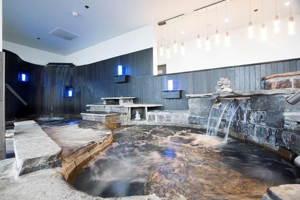 ベストウェスタン プラス ホテル レヴェスク Rivière-du-Loup エクステリア 写真
